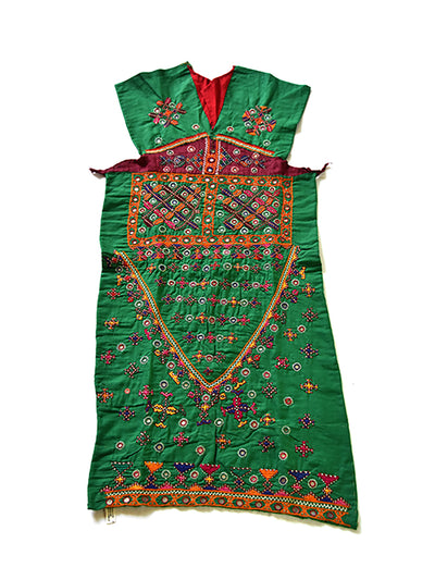 Hand embroidered blouse, Kanjari, Kutch (Gujarat) Mutwa - 560 - ahmedabadtrunk.in